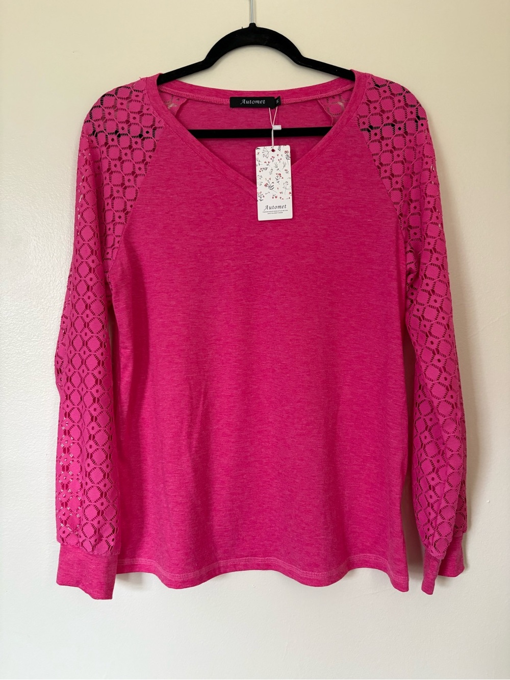 Automet Pink Lace Long Sleeve V-Neck Size Medium NWT